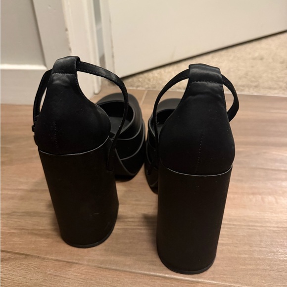 NOT FOR SALE Steve Madden Black Chunky Platform Shoes - Picture 2 of 3